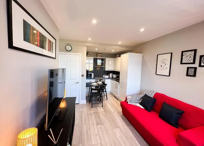 Stylish 2 Bed Apt Near Watford Hospital & Watford Fc - Professionals & Contractors Welcome