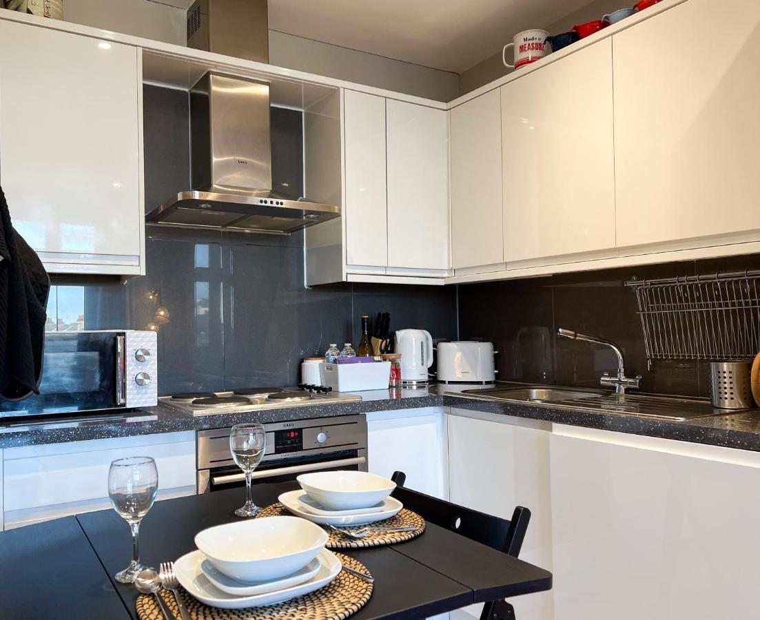 Stylish 2 Bed Near Watford Hospital & Watford Fc - Professionals & Contractors Welcome * Watford (Hertfordshire)