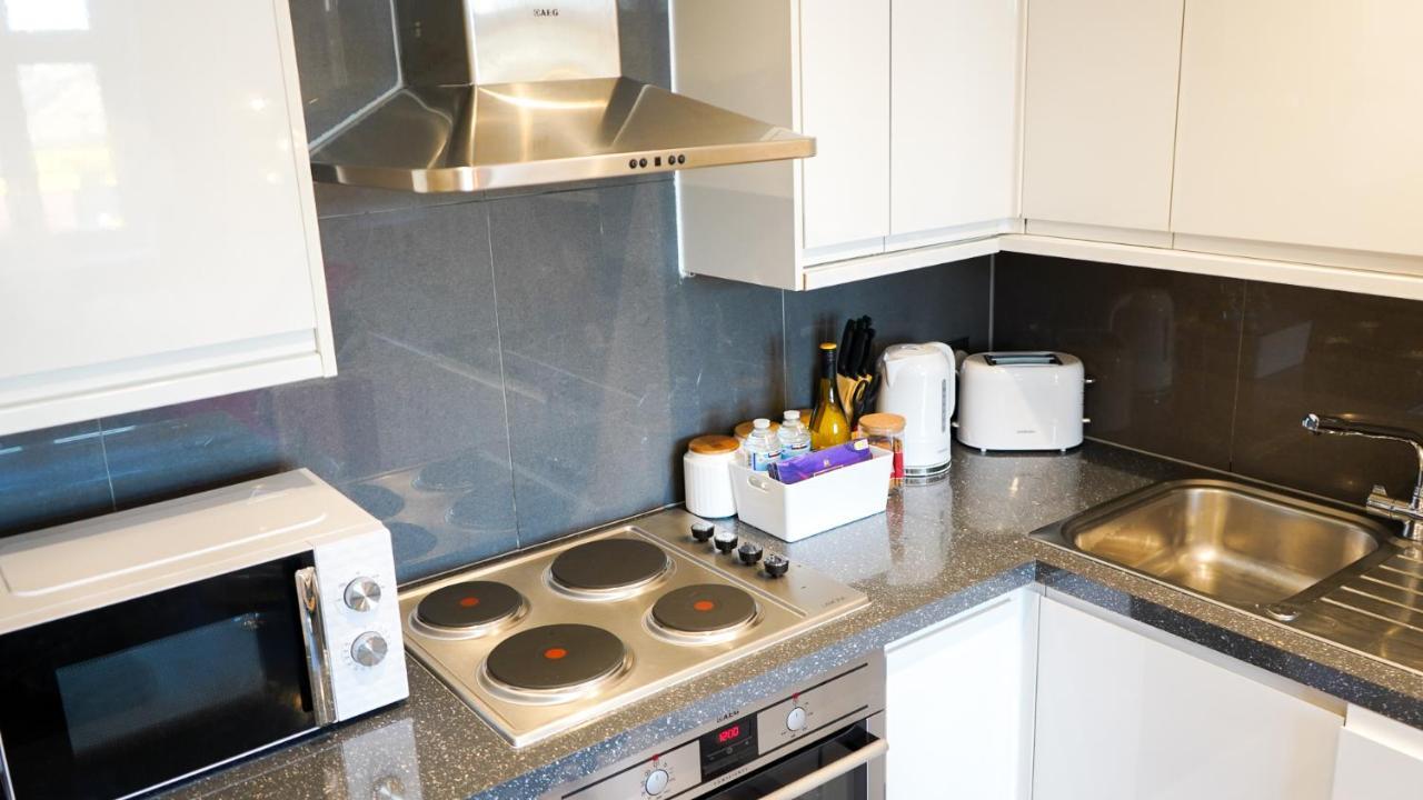 Stylish 2 Bed Near Watford Hospital & Watford Fc - Professionals & Contractors Welcome Appartement *